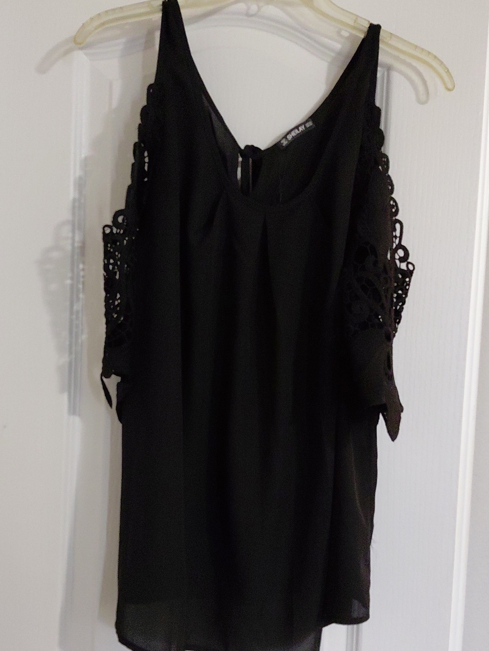 Black Cold-Shoulder Crochet Sleeve Blouse